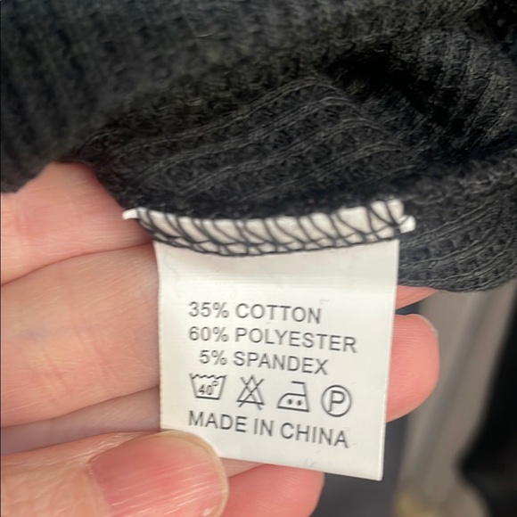 ePretty Black and Cream Lace Accent Long Sleeve Sweatshirt - Picture 5 of 6